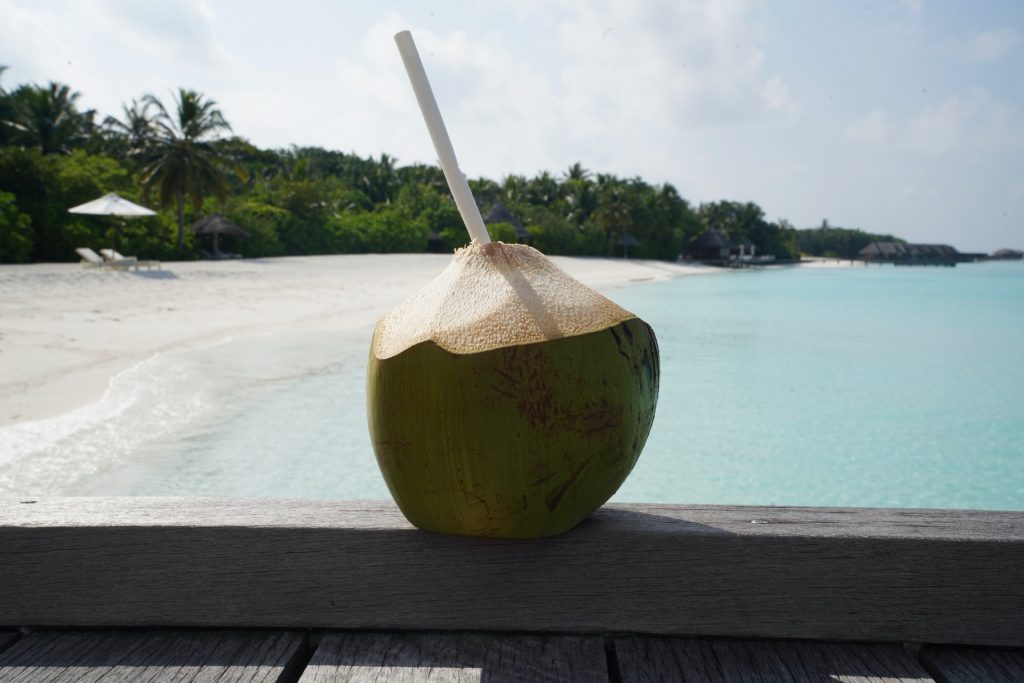 Czy znasz wszystkie właściwości wody kokosowej? Oto powody dla których powinnaś ją uwzględnić w swojej diecie!